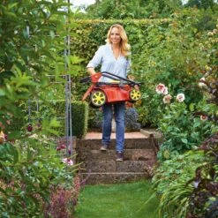 WOLF-Garten A 340 E Elektrische Grasmaaier - 1400 W - 34 Cm Maaibreedte - 30 Liter Opvangbak - Centrale Hoogte-instelling 26 WOLF-Garten A 340 E Elektrische Grasmaaier - 1400 W - 34 Cm Maaibreedte - 30 Liter Opvangbak - Centrale Hoogte-instelling -Gardena Winkel 1200x1200 185