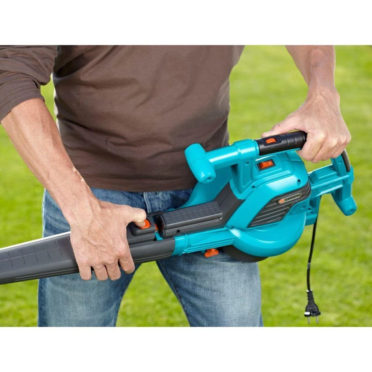 GARDENA ErgoJet 3000 Bladblazer - 3000W - Incl. 45l - Met Opvangzak 9 GARDENA ErgoJet 3000 Bladblazer - 3000W - Incl. 45l - Met Opvangzak - Afbeelding 7