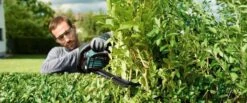 Bosch AHS 50-20 Accu Heggenschaar - Met 1 X 18 V Accu En Lader 24 Bosch AHS 50-20 Accu Heggenschaar - Met 1 X 18 V Accu En Lader -Gardena Winkel 1200x499