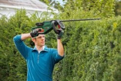 Bosch UniversalHedgeCut 18-55 Heggenschaar - Zonder 18V Accu En Oplader 17 Bosch UniversalHedgeCut 18-55 Heggenschaar - Zonder 18V Accu En Oplader -Gardena Winkel 1200x800 68