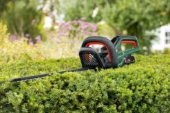 Bosch UniversalHedgeCut 18-55 Heggenschaar - Zonder 18V Accu En Oplader 18 Bosch UniversalHedgeCut 18-55 Heggenschaar - Zonder 18V Accu En Oplader -Gardena Winkel 1200x800 69