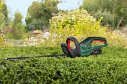 Bosch UniversalHedgeCut 18-55 Heggenschaar - Zonder 18V Accu En Oplader 20 Bosch UniversalHedgeCut 18-55 Heggenschaar - Zonder 18V Accu En Oplader -Gardena Winkel 1200x800 71